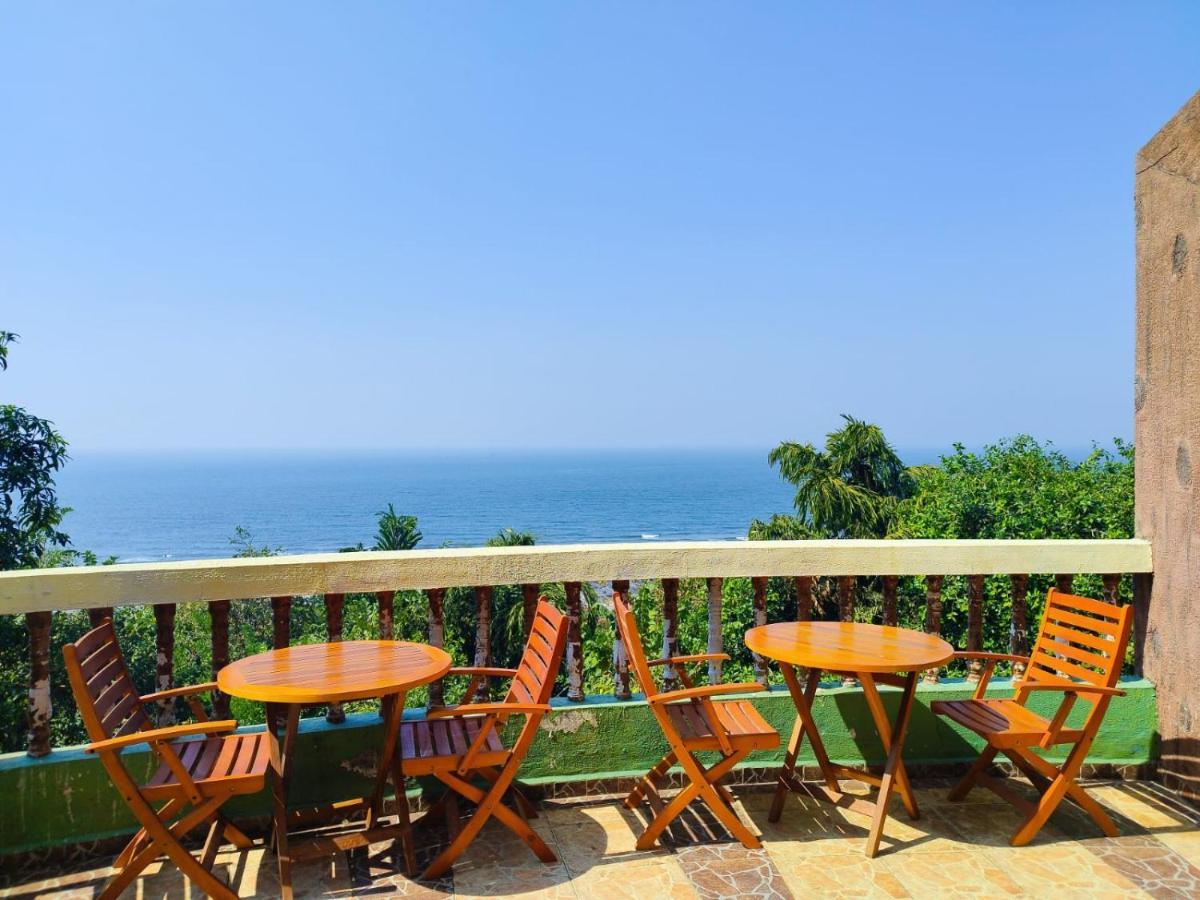 Villa Infinity By The Sea Murud  Ngoại thất bức ảnh
