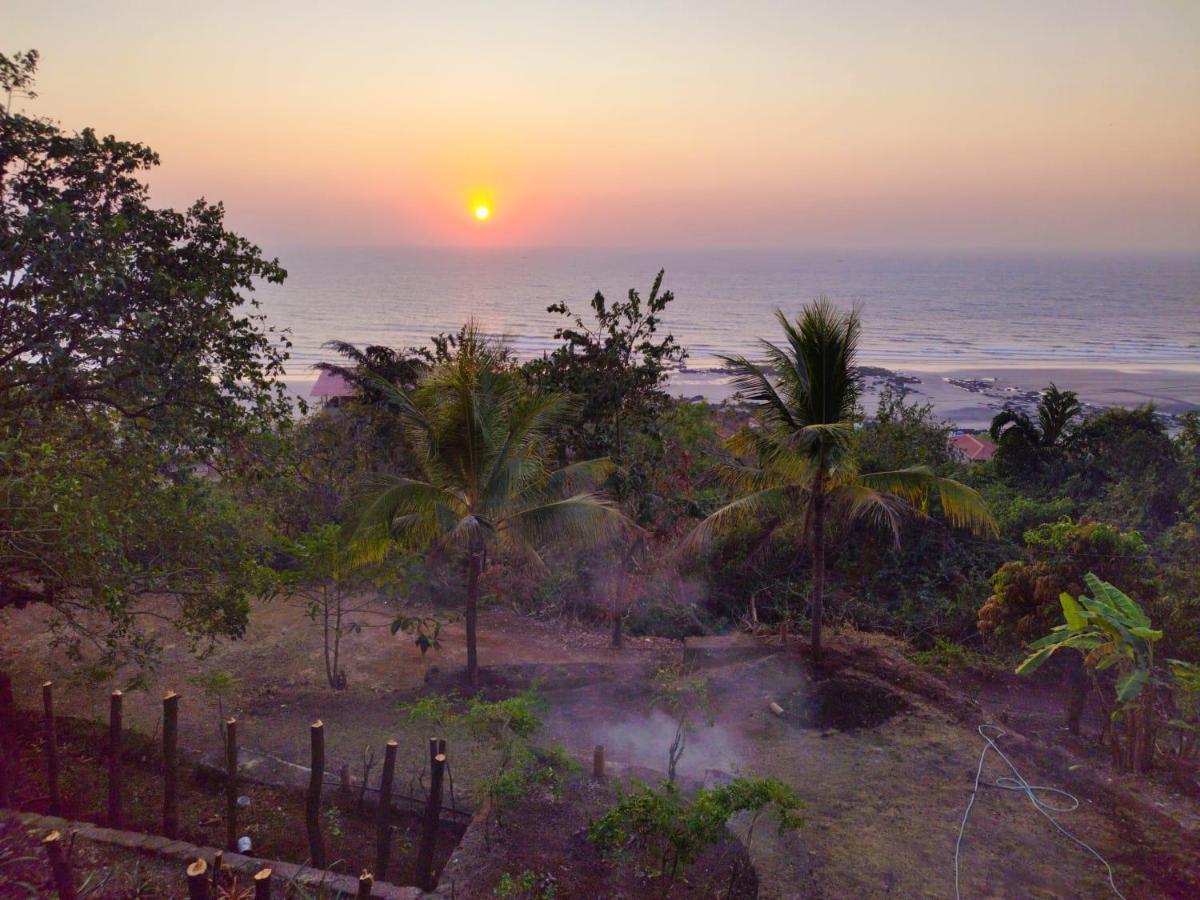 Villa Infinity By The Sea Murud  Ngoại thất bức ảnh