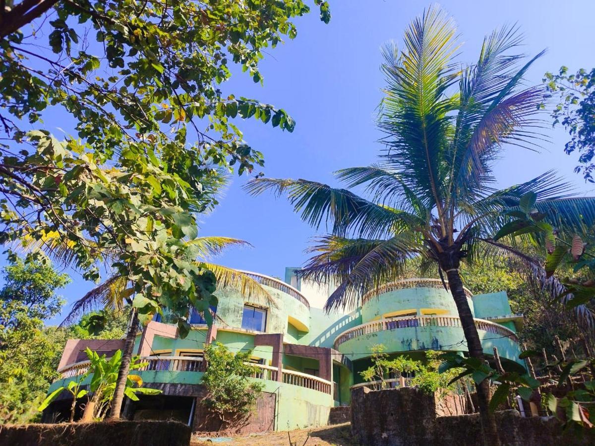 Villa Infinity By The Sea Murud  Ngoại thất bức ảnh